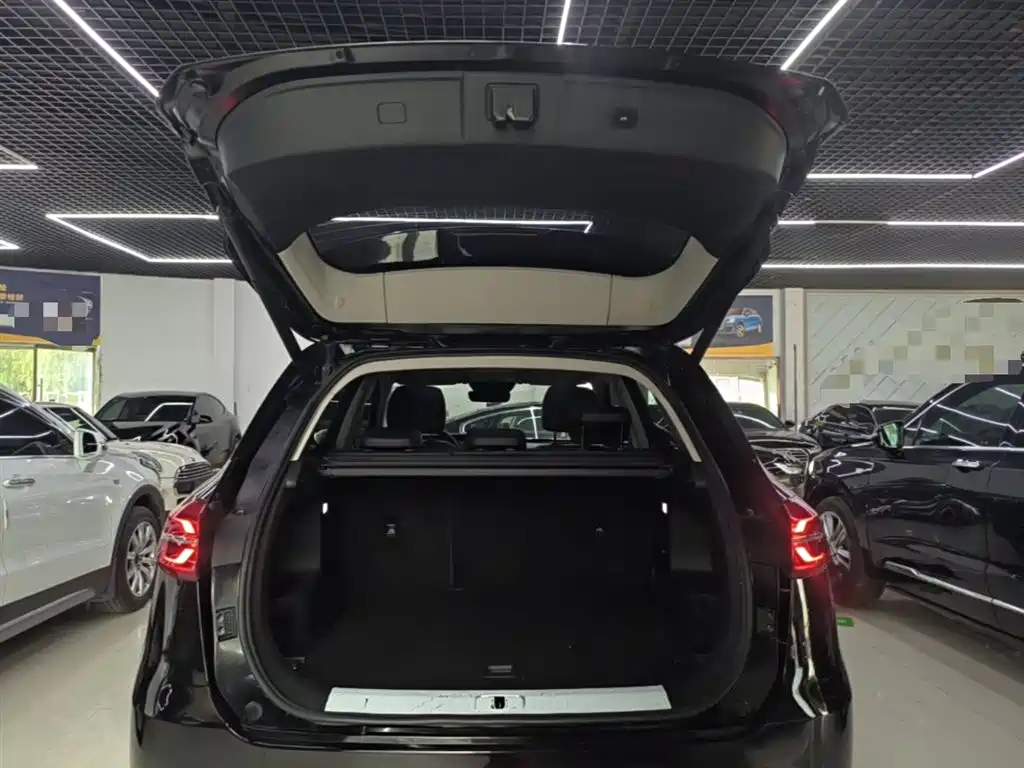 Hongqi HS5 2022 Facelift 2.0T Smart Flag Enjoyment Edition фото 19