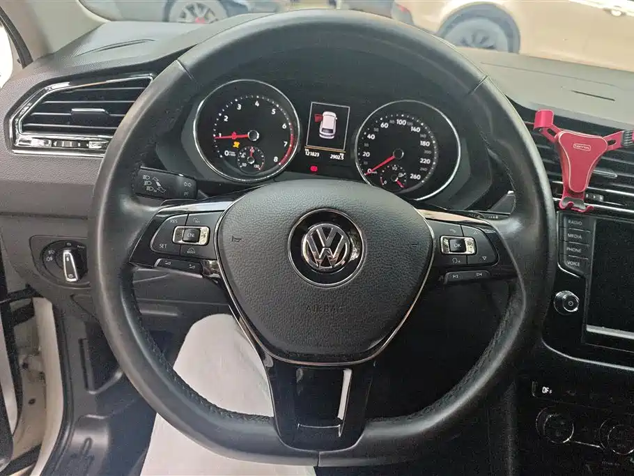 Volkswagen Tiguan L 2018 Facelift 330TSI Automatic 2WD Luxury Edition фото 15