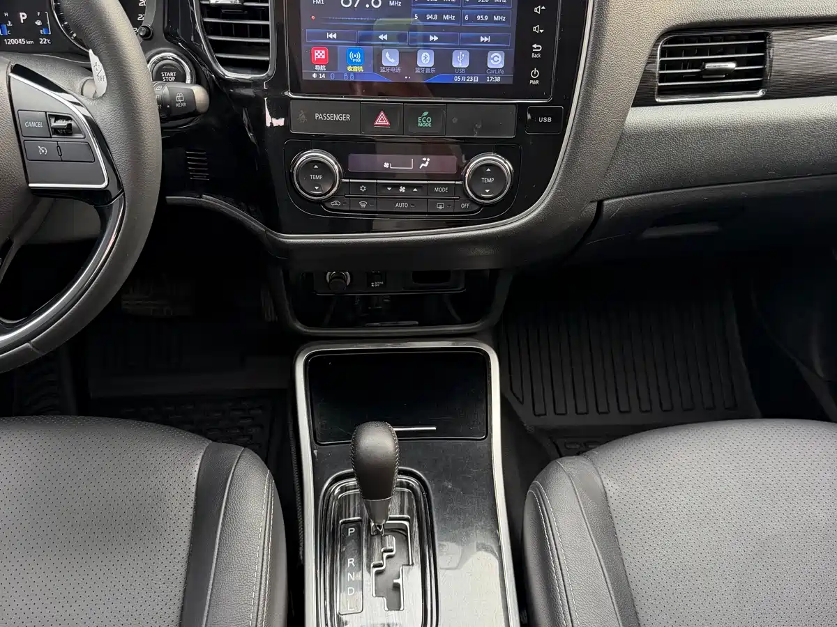 Mitsubishi Outlander 2018 2.4L 4WD Elite Edition 5-seater фото 21