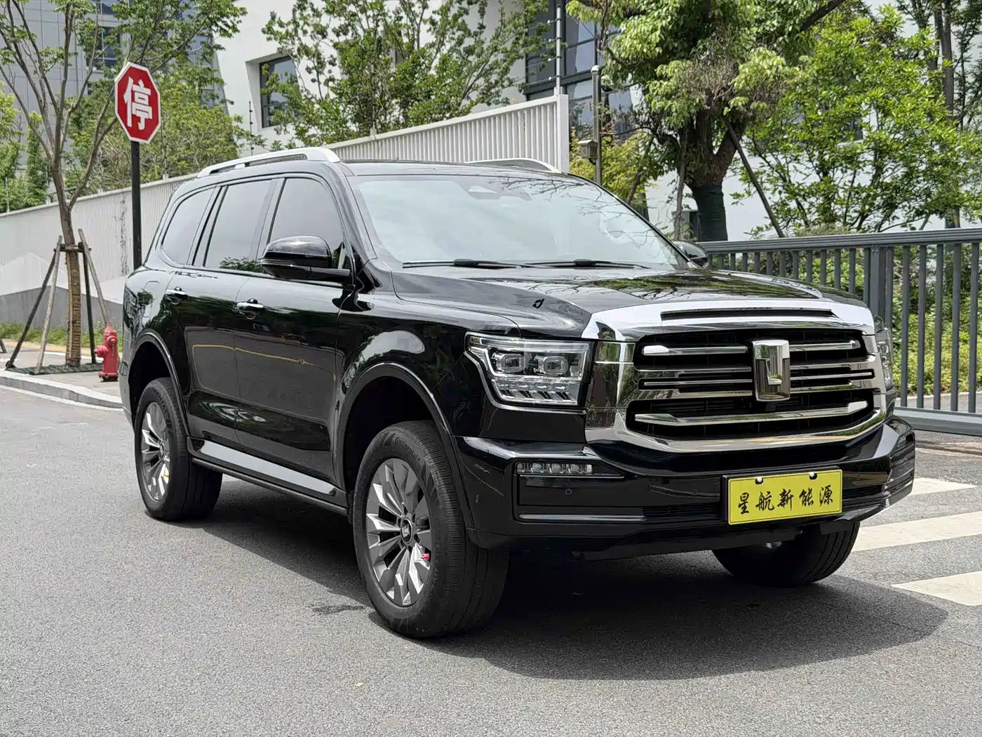 Tank 500 EV 2023 Hi4-T фото 2