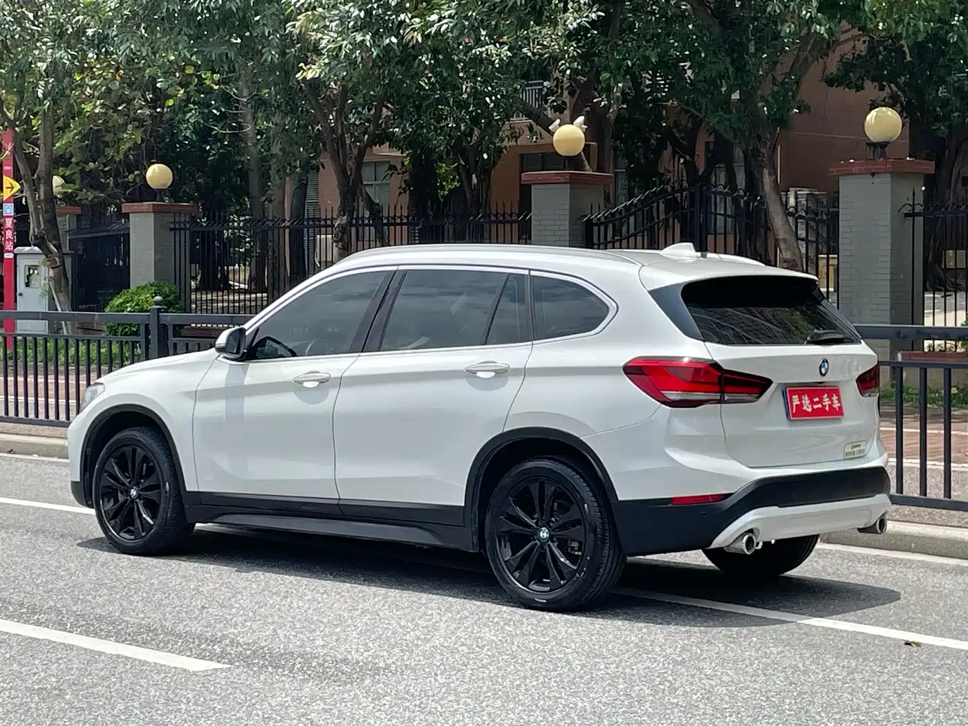 BMW X1 2020 sDrive20Li Fashion Model фото 3