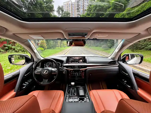 Lexus LX — фото 4