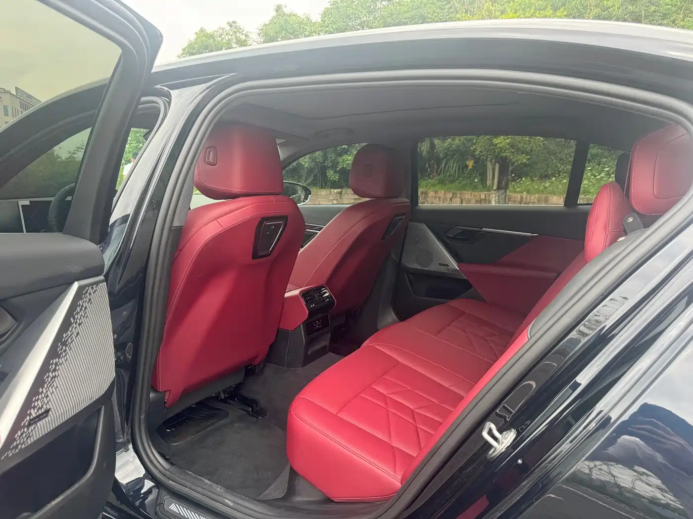 BMW 5 Series 2024 530Li Premium M Sport Package фото 8