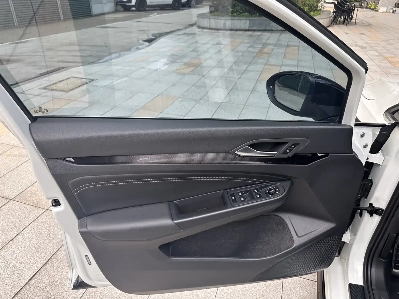 Volkswagen Golf 2023 Facelift 280TSI DSG R-Line Lite фото 5