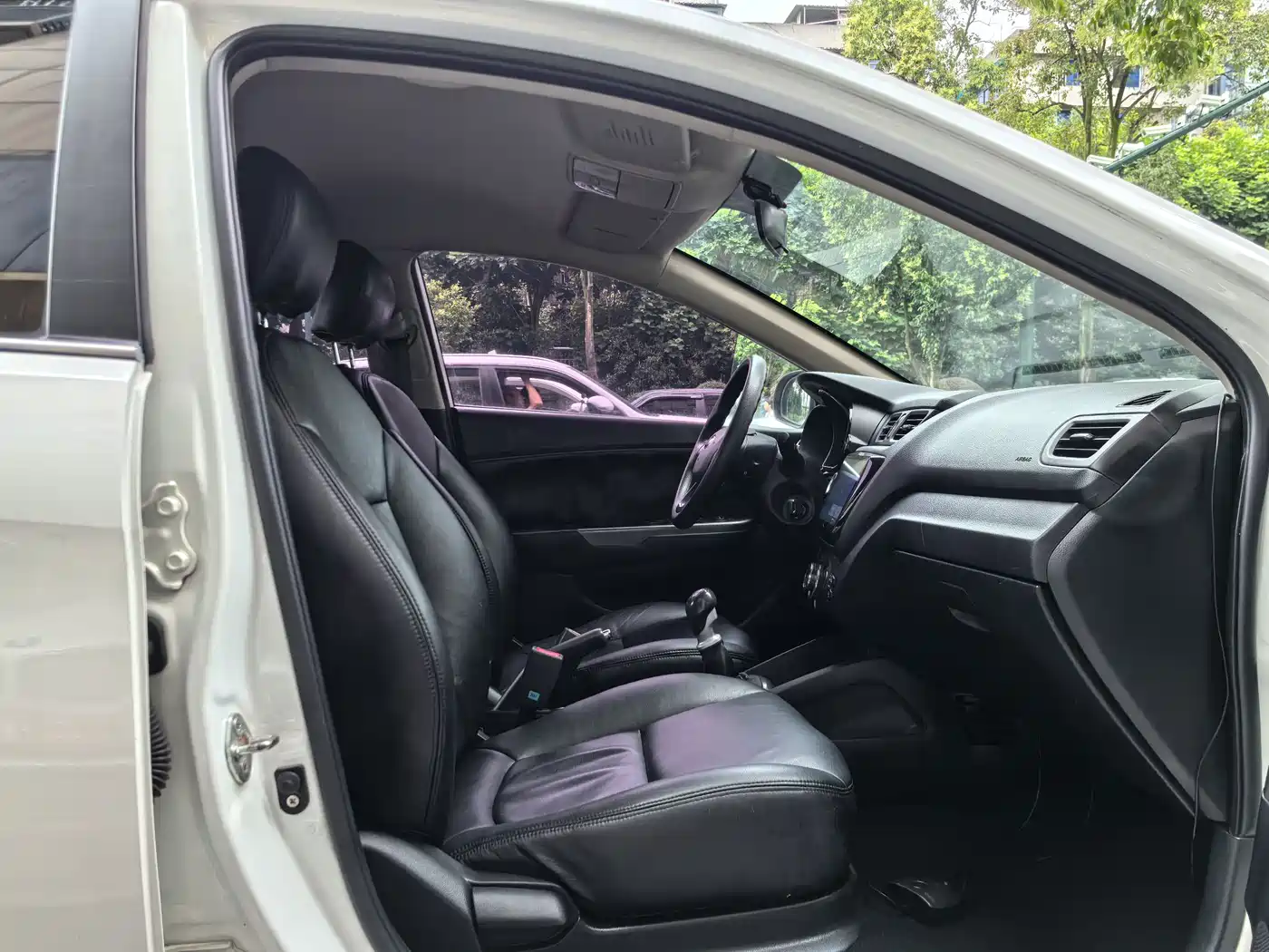 Kia K2 2012 Sedan 1.4L MT GLS Commemorative Edition фото 14