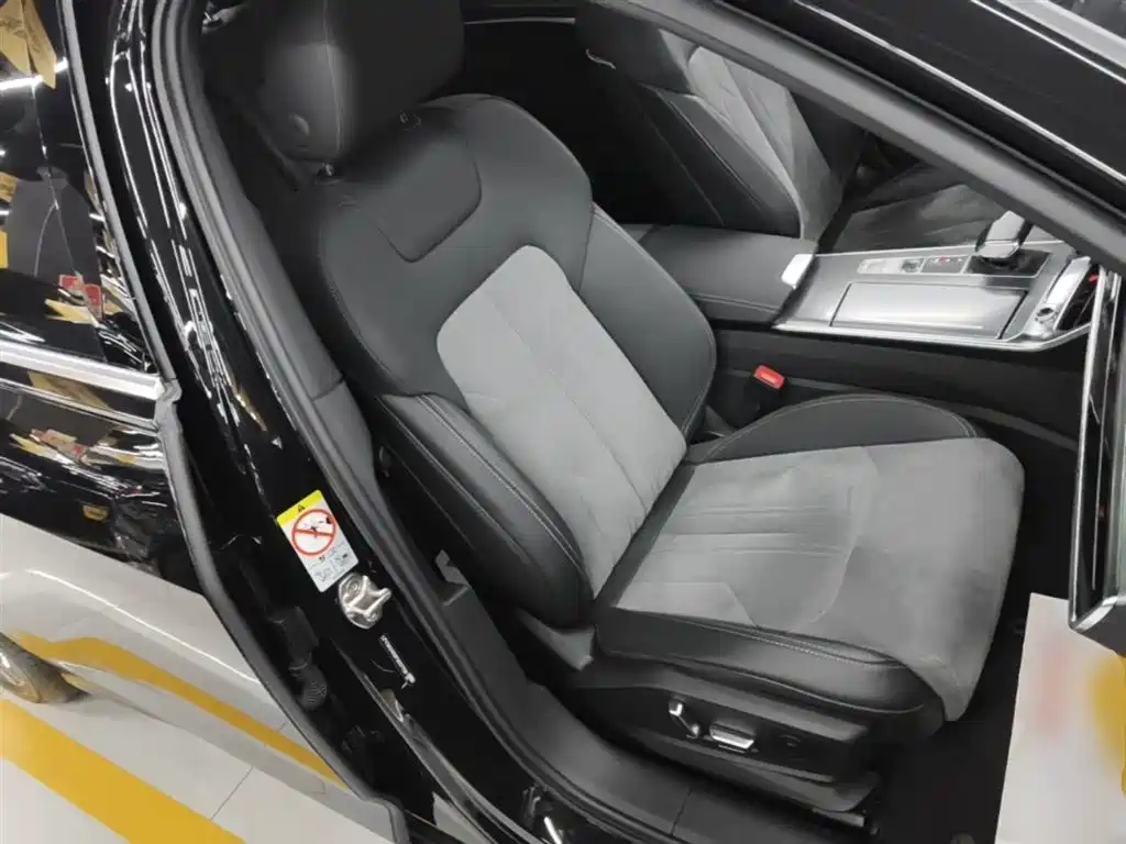 Audi A6L 2023 Facelift 40 TFSI Luxury Dynamic фото 25