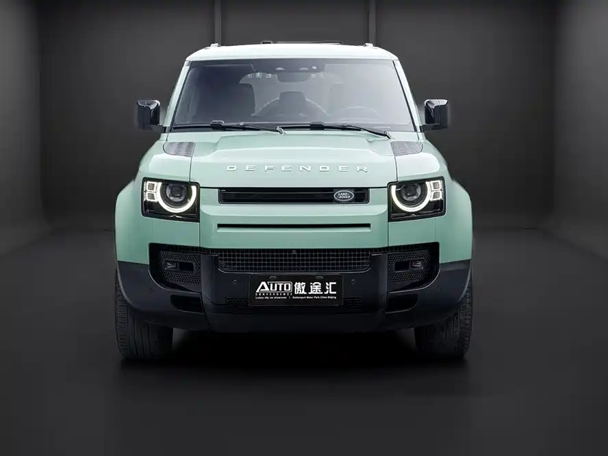 Land Rover Defender 2023 110 3.0T P400 75th Anniversary Legend Edition фото 2