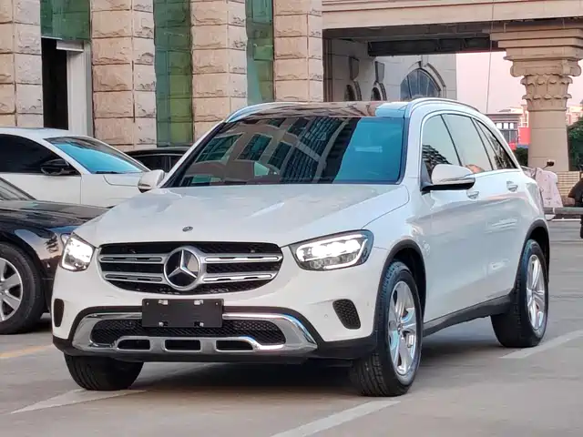 MERCEDES-BENZ GLC