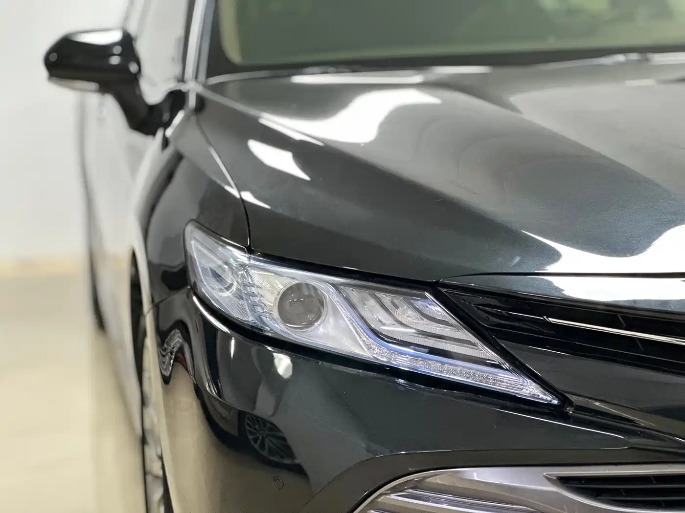 Toyota Camry 2018 Hybrid 2.5HG Luxury Edition фото 11