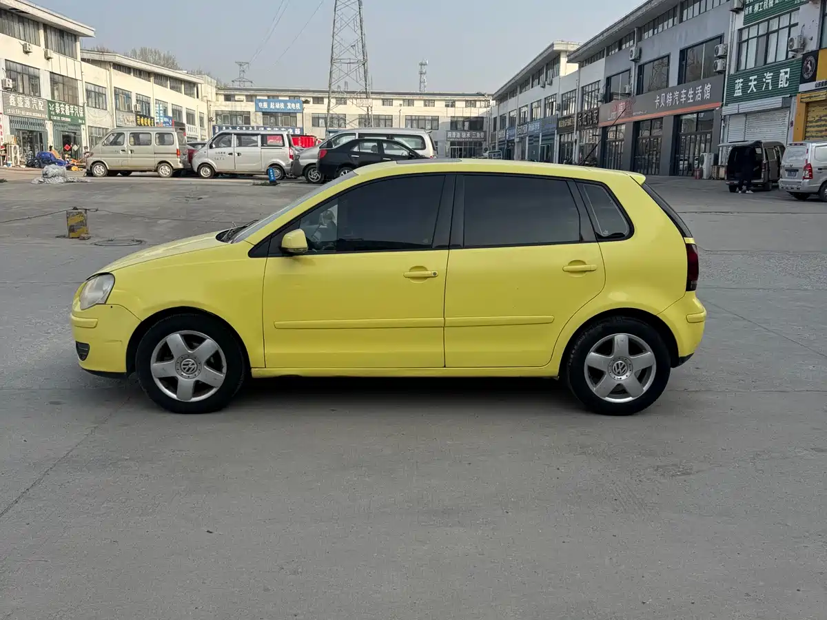 Volkswagen Polo 2009 Jingqing 1.6L Automatic Trend Edition фото 2