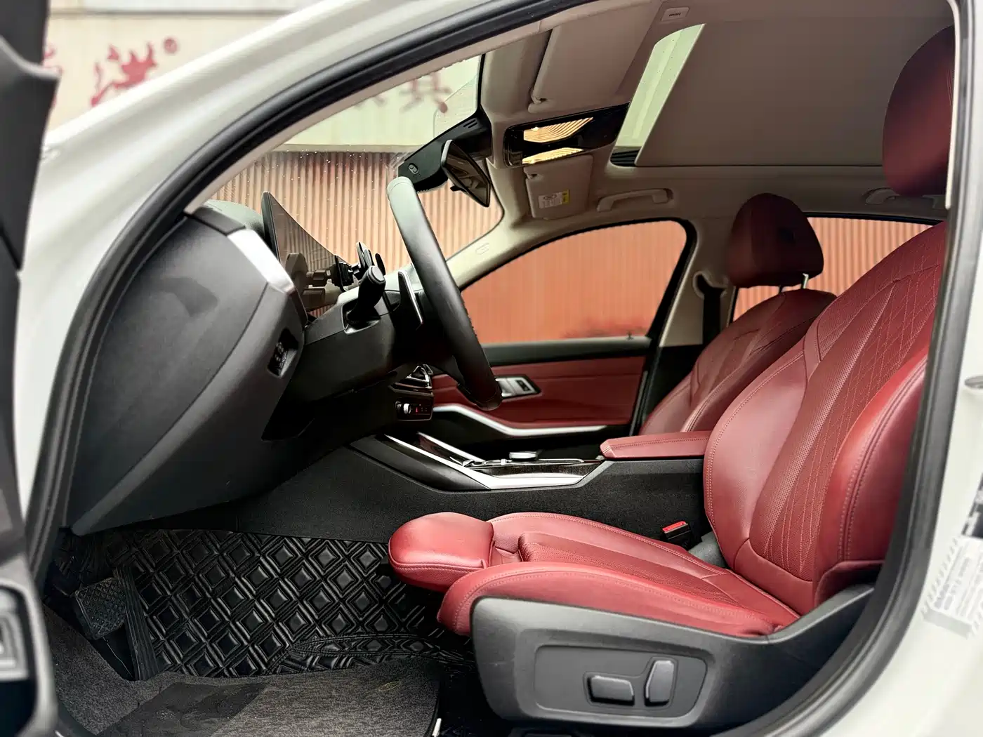 BMW 3 Series 2024 325Li M Sport Package фото 15