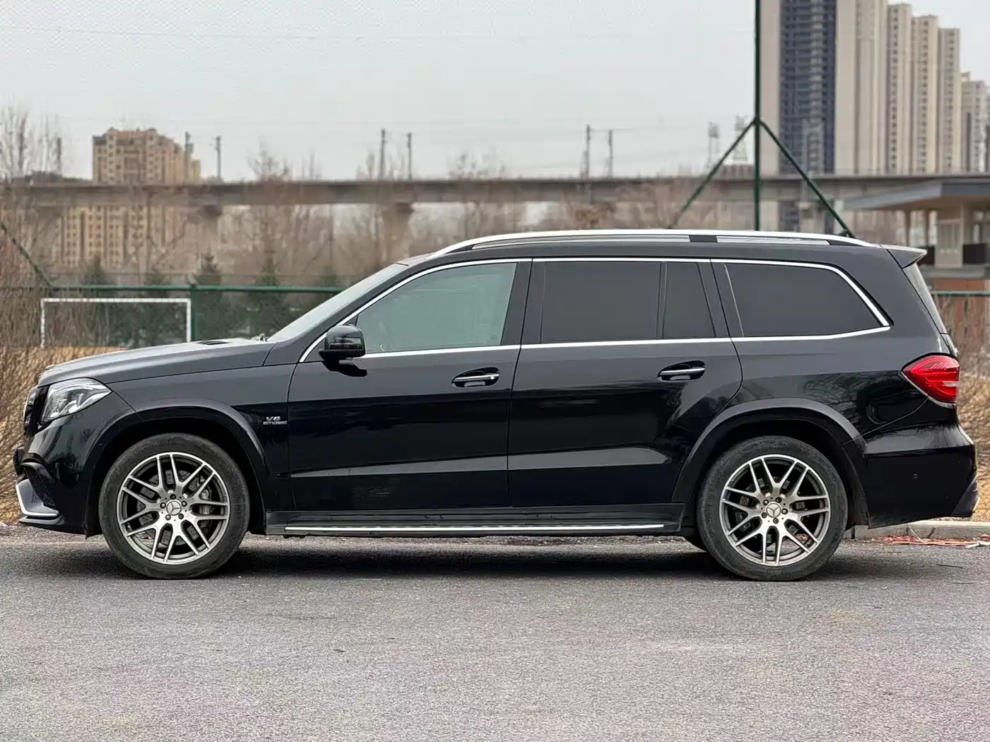 MERCEDES-BENZ GLS AMG