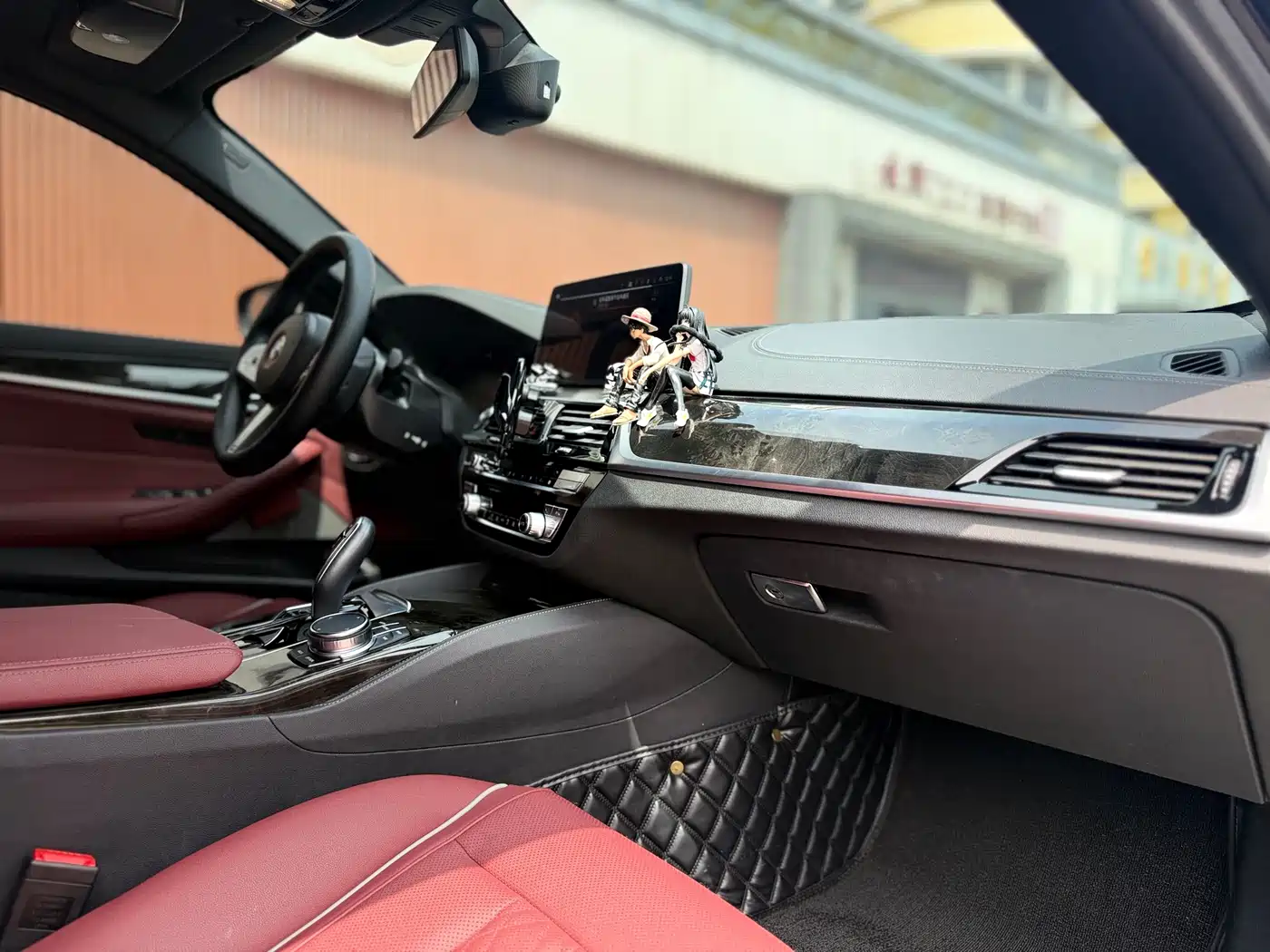 BMW 5 Series 2022 525Li M Sport Package фото 10