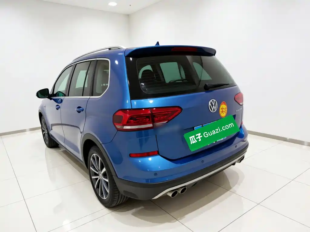 صورة 4 - Volkswagen Touran