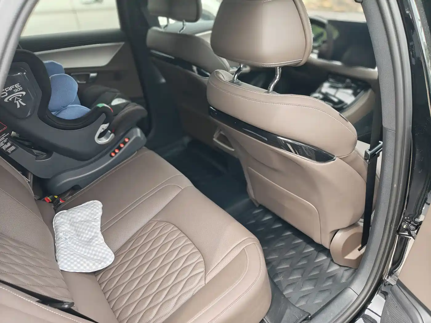 BYD Han 2022 DM-i 121KM Premium фото 5