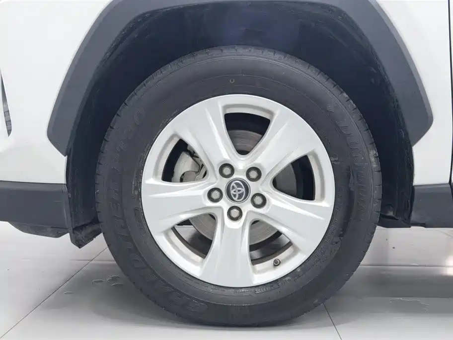 Toyota RAV4 Rongfang 2022 2.0L CVT 2WD Urban Edition фото 21