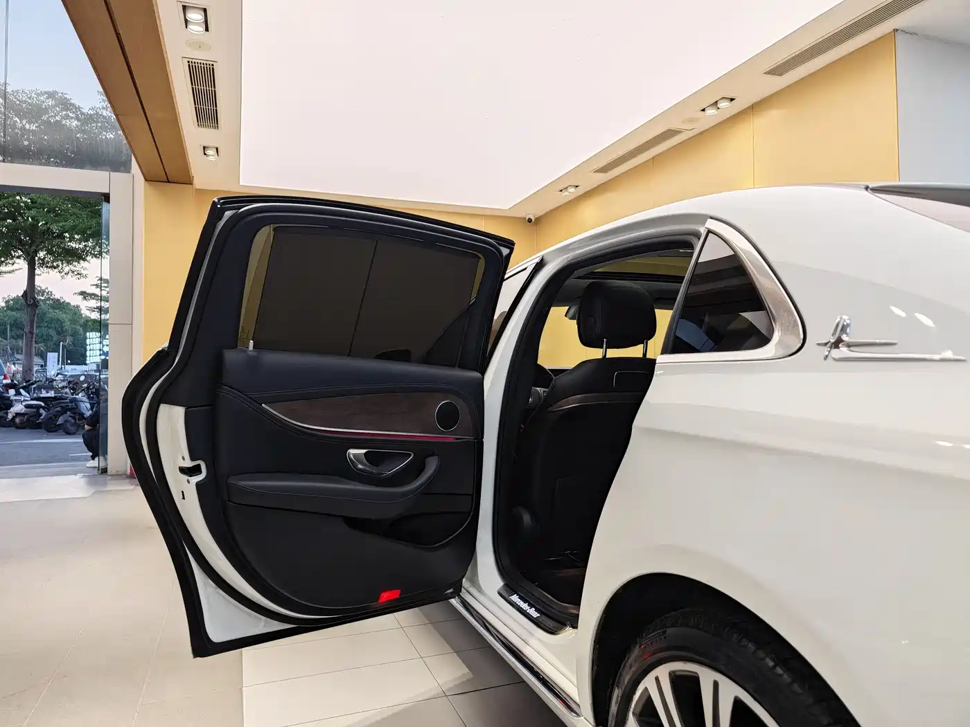 Mercedes-Benz E-Class 2016 E 300 L Fashion Type фото 21