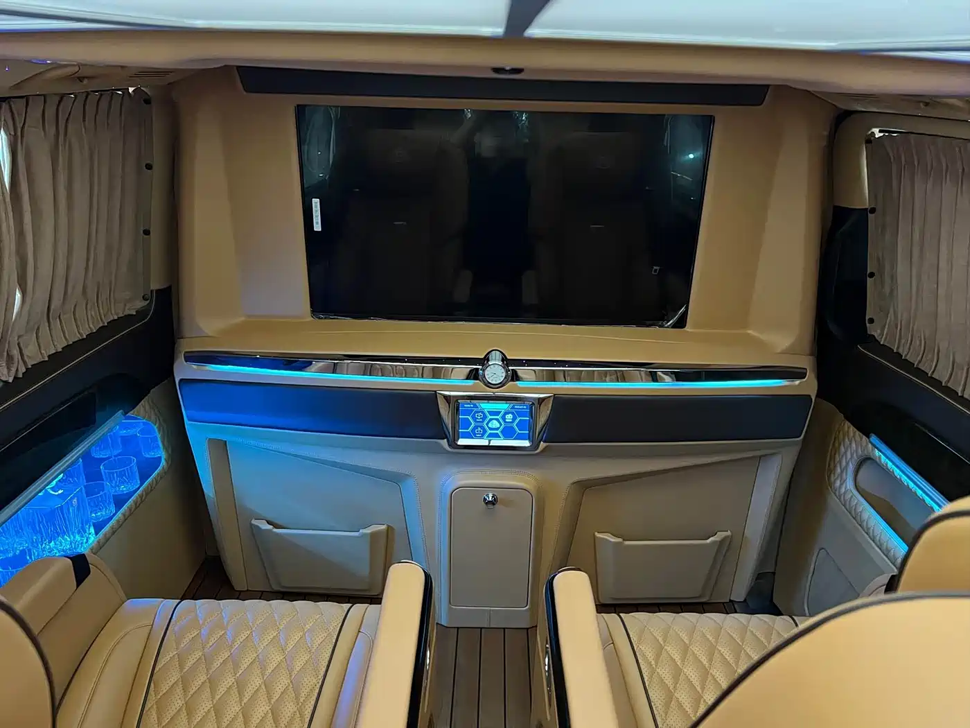 Mercedes-Benz Vito 2021 2.0T Elite 7-Seater фото 15