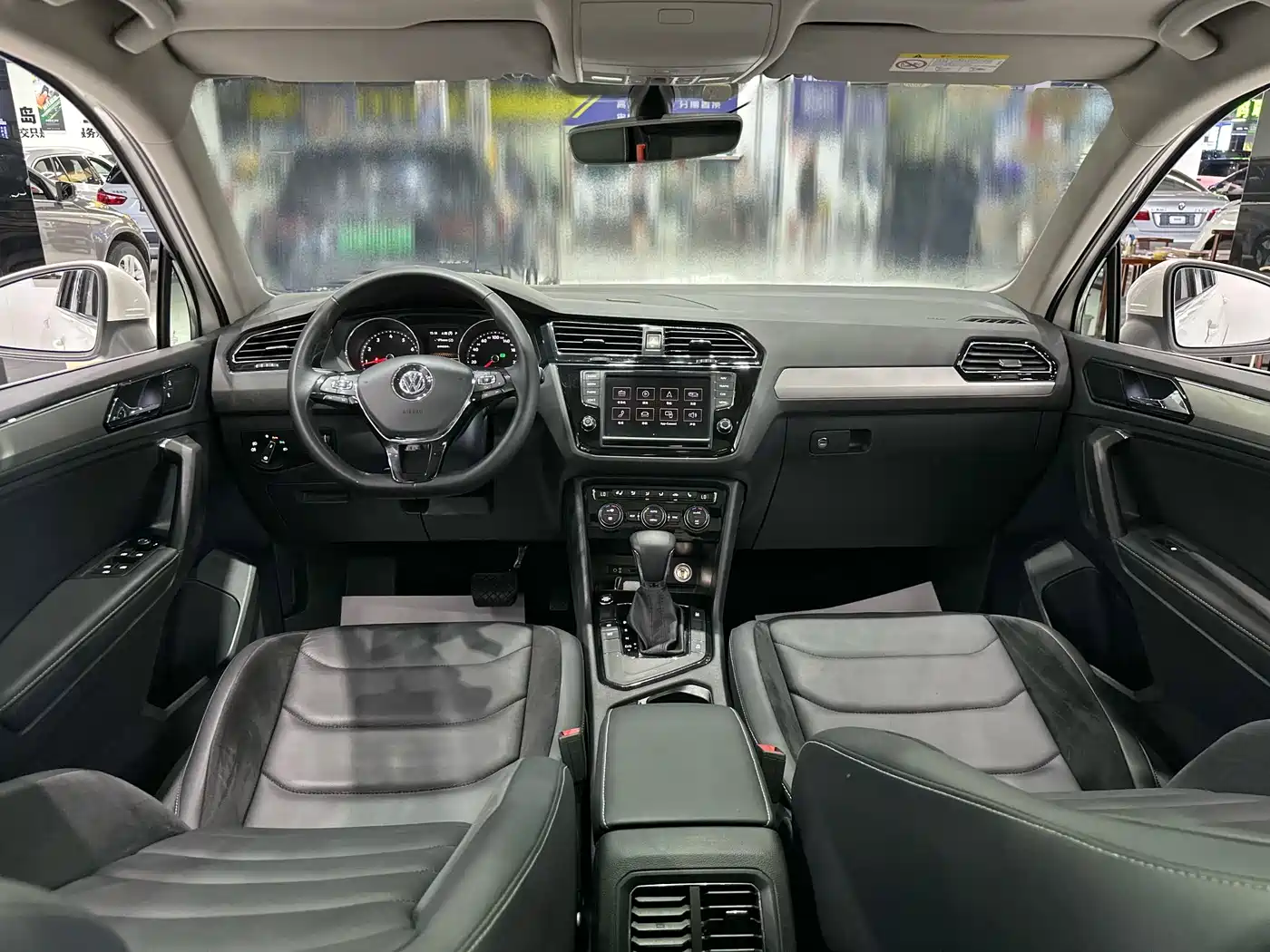 Фото 8 - Volkswagen Tiguan L