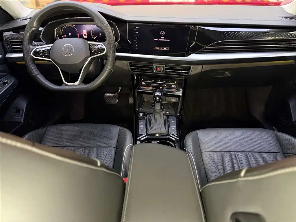 Volkswagen Passat 2022 330TSI Starry Sky Premium Edition фото 13
