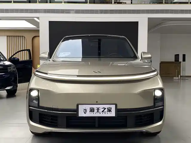 Li Auto L8 Pro