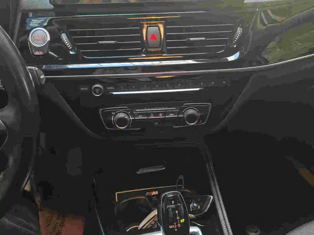 BMW 1 Series 2022 120i M Sport Shadow Edition фото 13