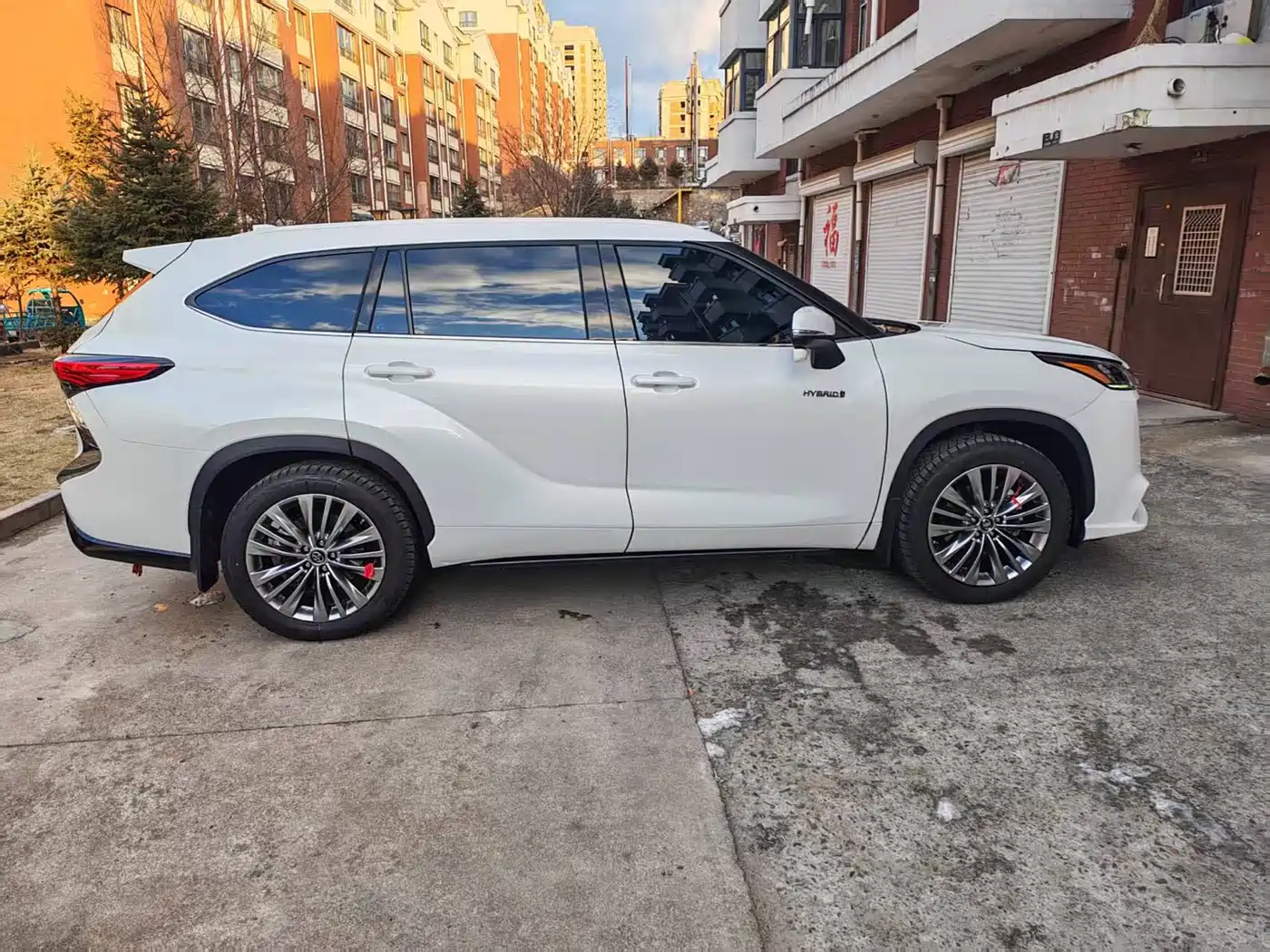 TOYOTA HIGHLANDER