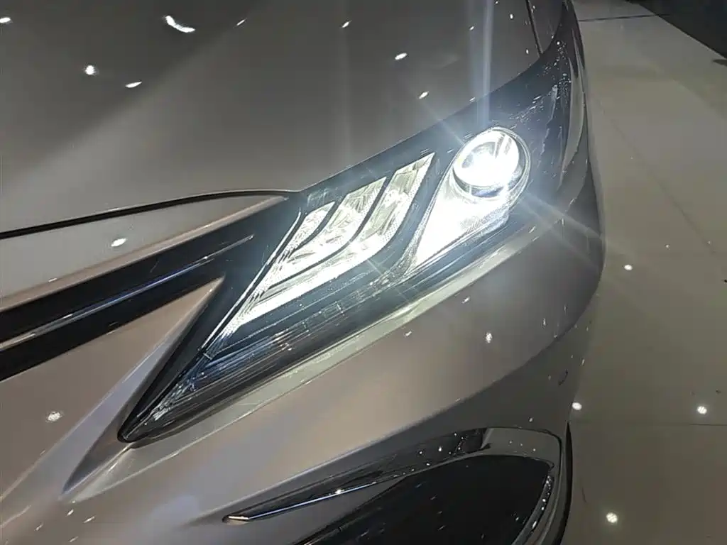 Toyota Camry 2021 2.5G Luxury Edition фото 24