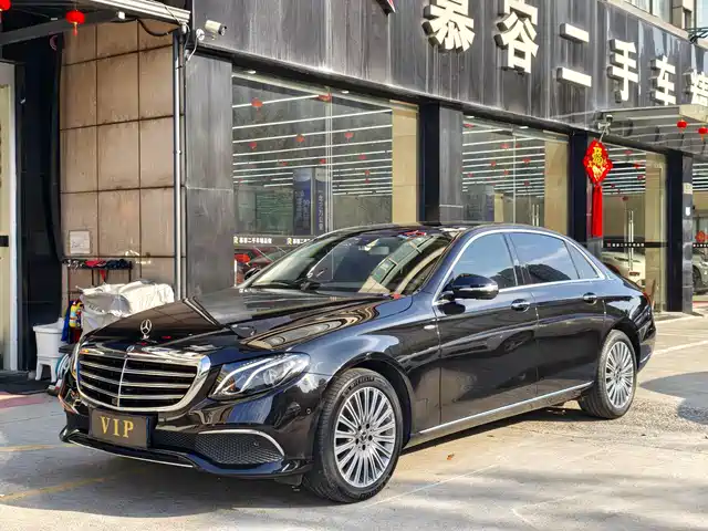 MERCEDES-BENZ E CLASS