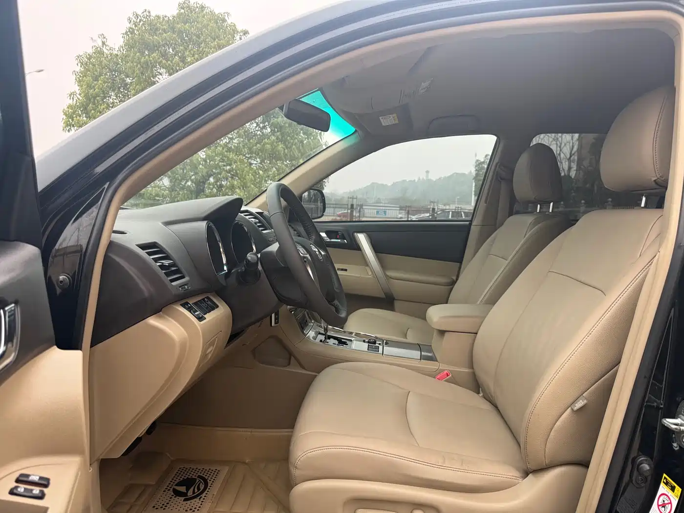 Toyota Highlander 2012 2.7L 2WD 5-seater Sport Edition фото 4