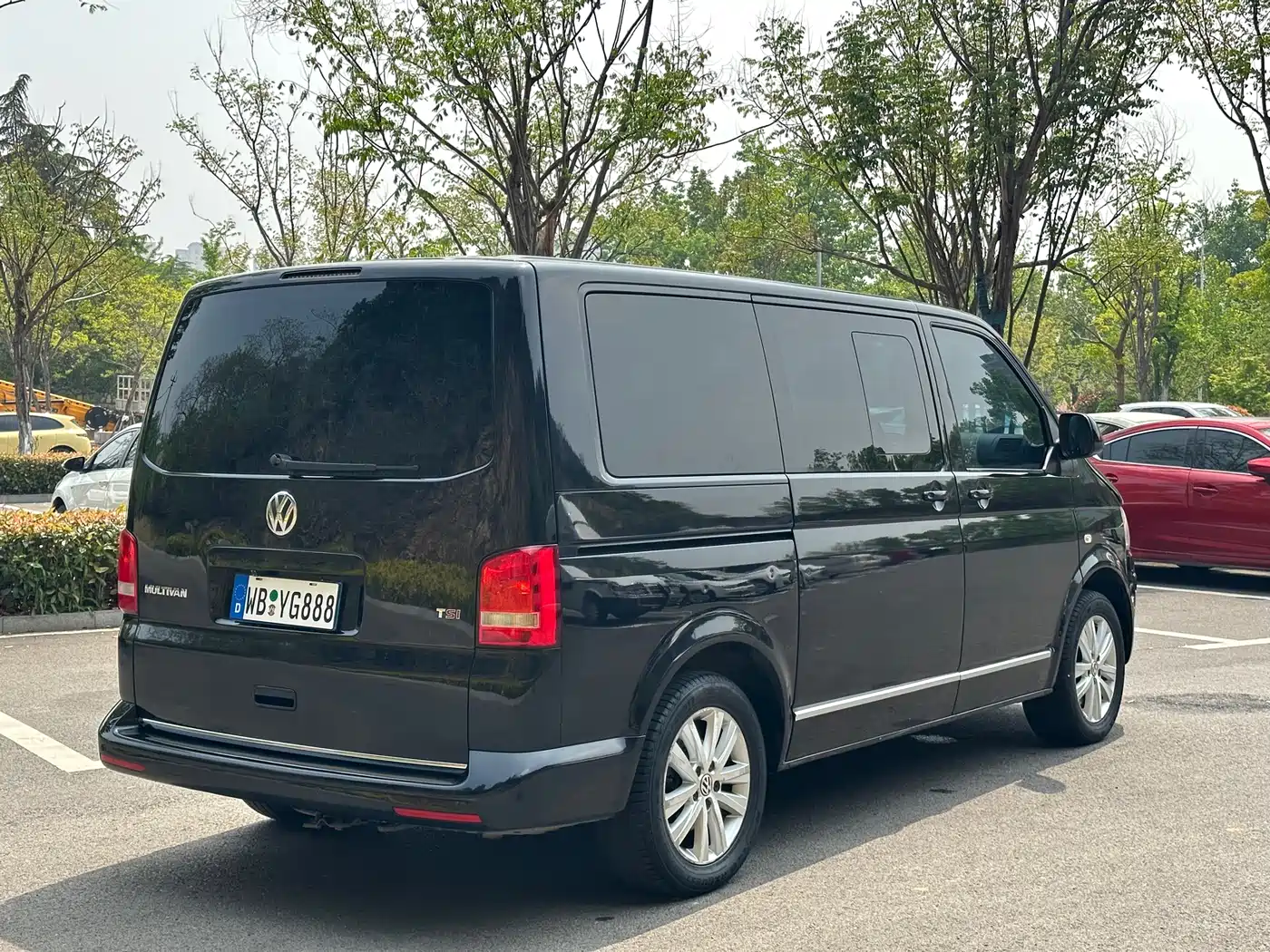 Volkswagen Multivan 2012 2.0TSI 2WD Luxury Edition фото 7