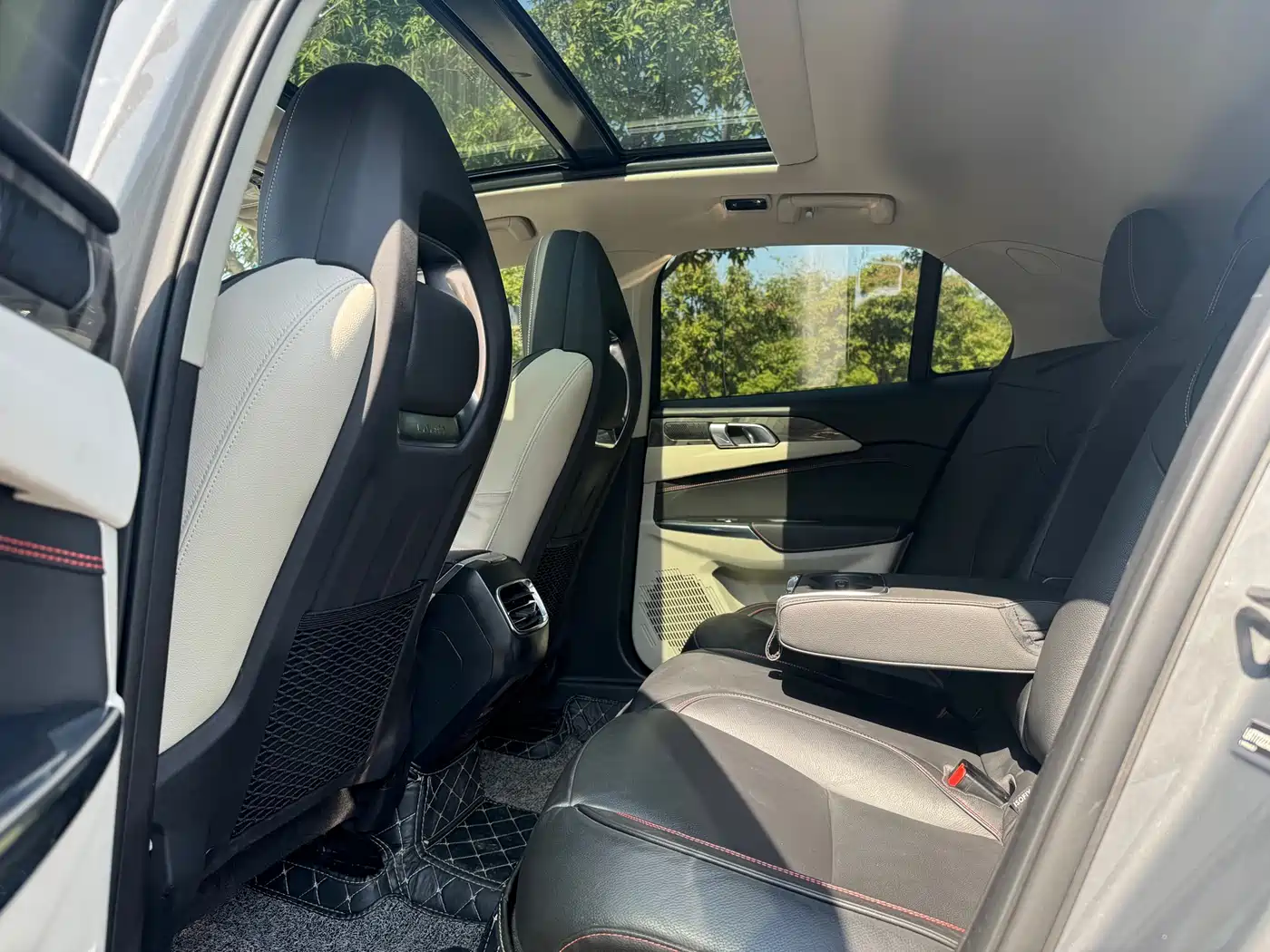 Lynk & Co 02 2018 Model 1.5T DCT 2WD Yao Pro Edition China V фото 9