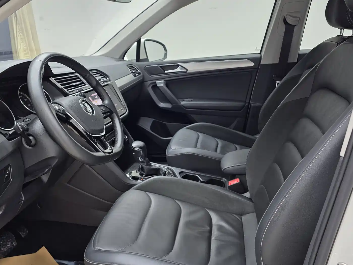 Volkswagen Tiguan L 2020 330TSI Auto 2WD Smart Luxury China VI фото 7