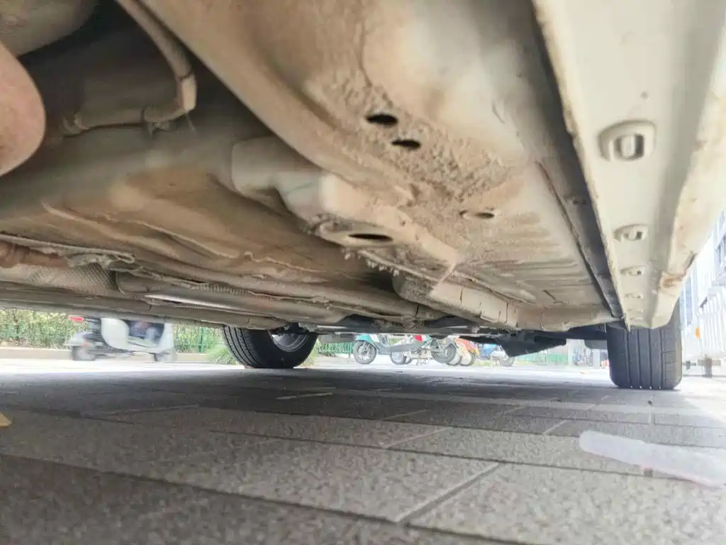 Фото 9 - Roewe i5