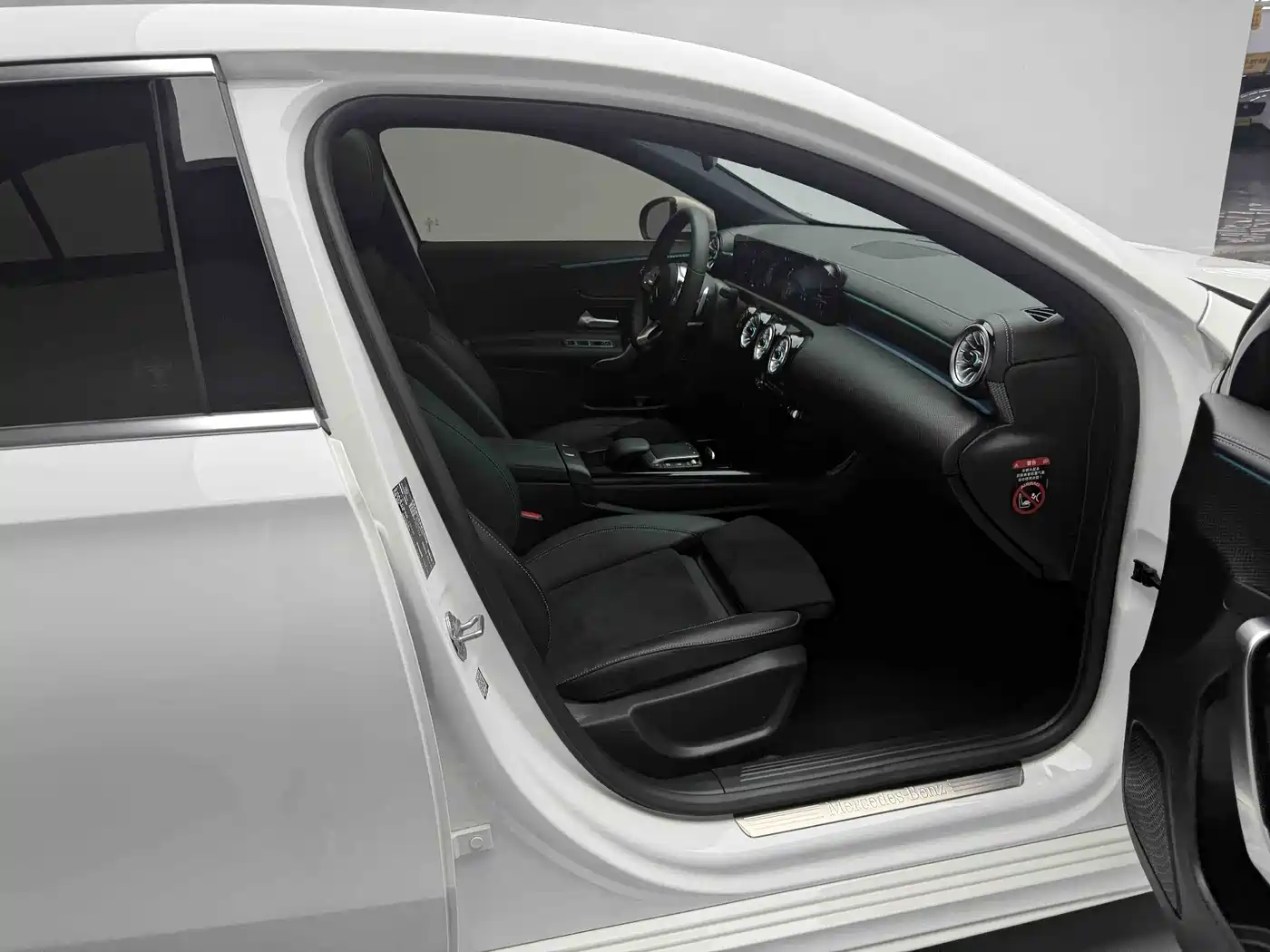 Mercedes-Benz A-Class 2022 Facelift III A 200 L Sport Sedan Fashion фото 5