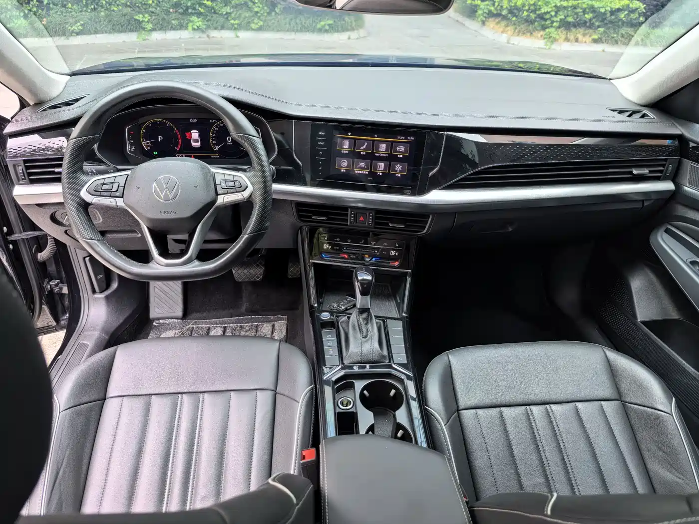 Volkswagen Passat 2022 330TSI Starlight Elite Edition фото 6