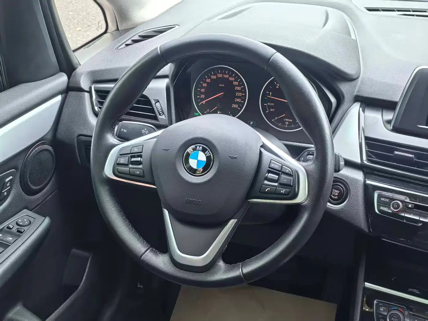 BMW 2 Series Touring 2016 220i Leading Model фото 14