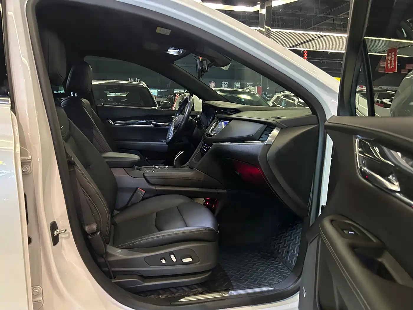 Cadillac XT5 2020 28T Luxury Model фото 7
