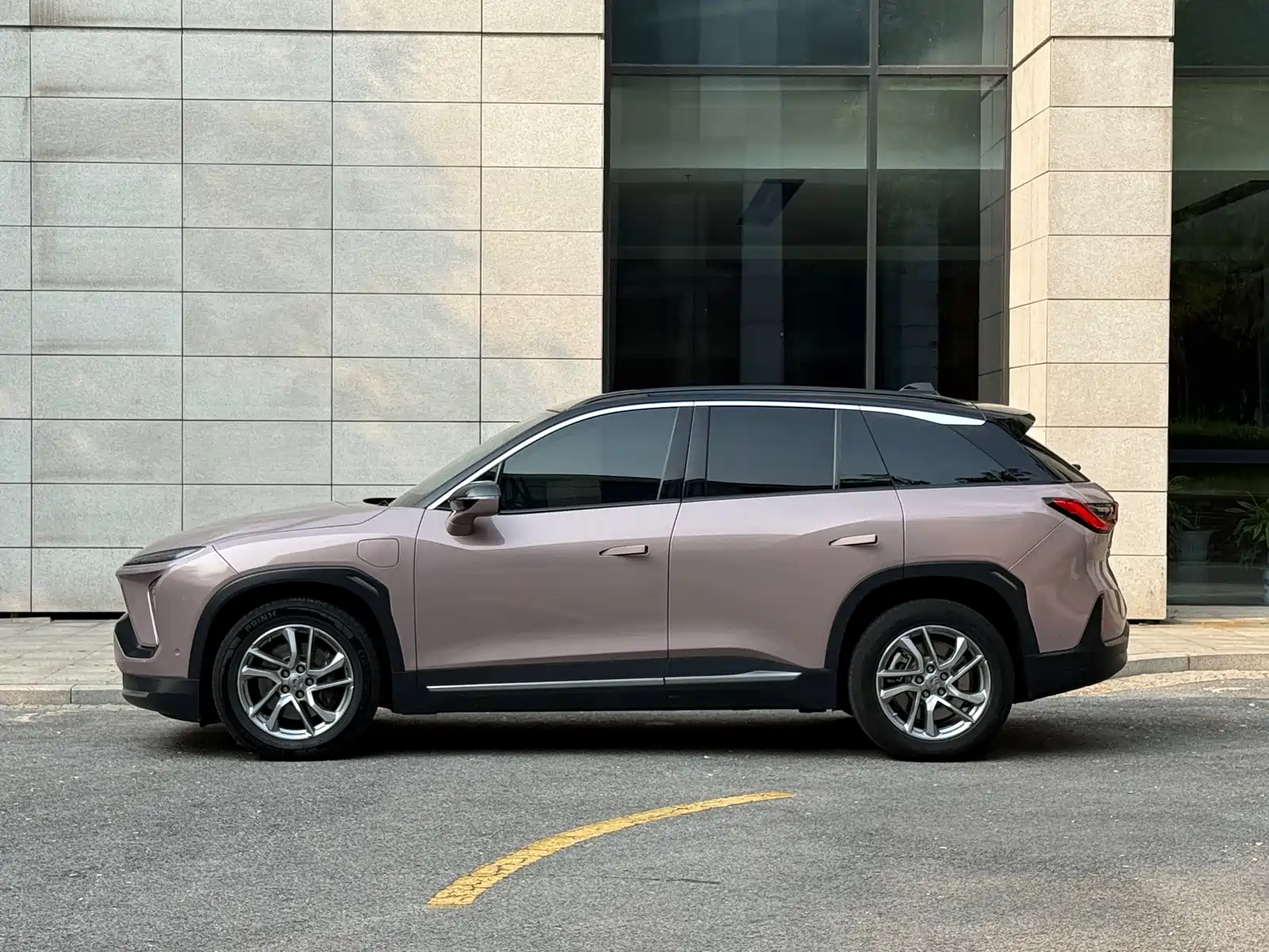 Фото 4 - NIO ES6