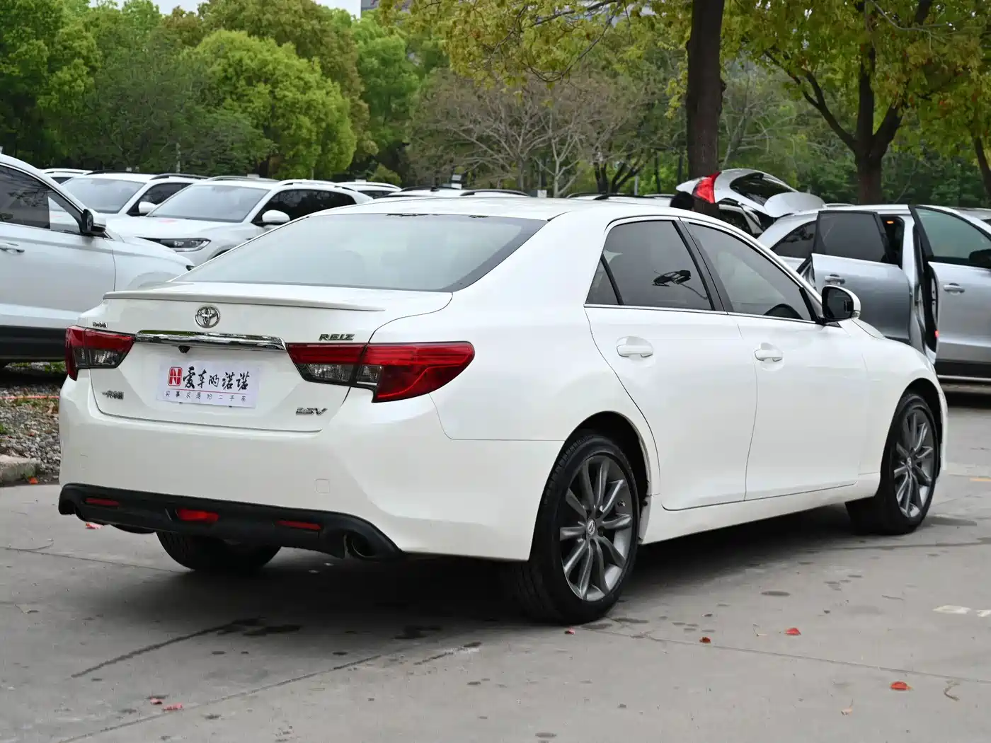 Toyota Reiz 2013 2.5V Elite Edition фото 5