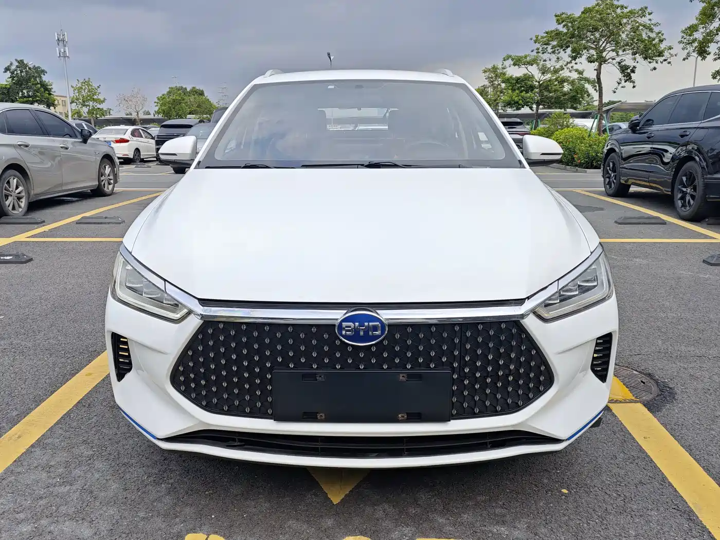 Фото 2 - BYD e2