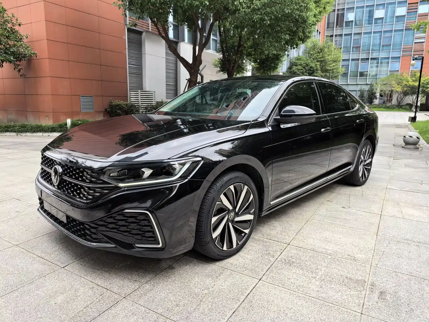Volkswagen Passat 2022 330TSI Starlight Elite Edition фото 2