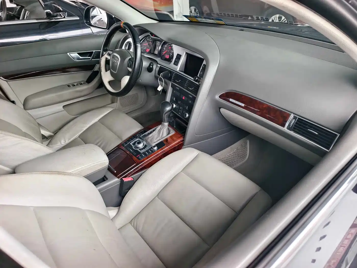 Audi A6L 2010 2.8 FSI quattro Luxury фото 14