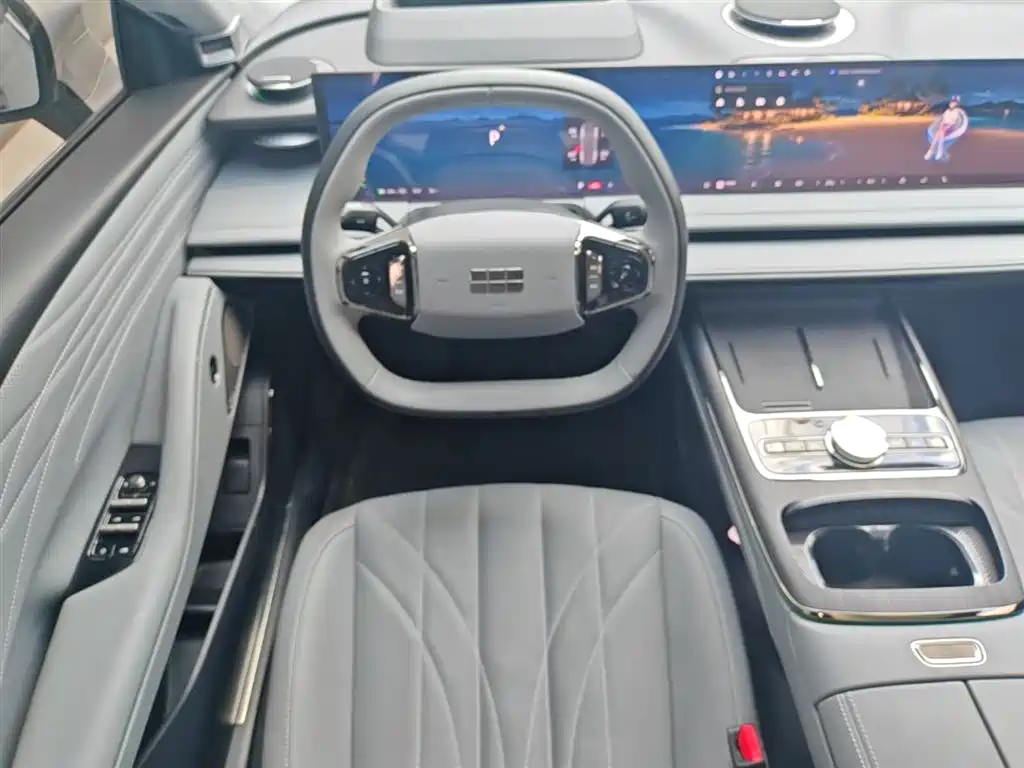 Geely Galaxy Galaxy E8 2025 700km Long Voyage Smart Drive Edition фото 10