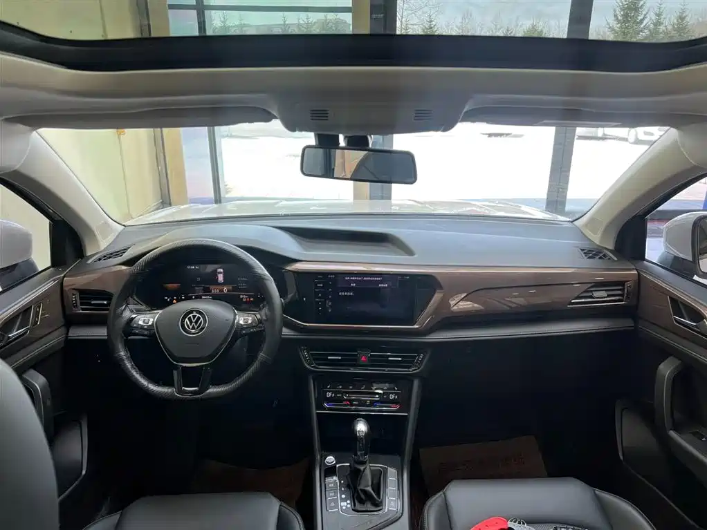 Volkswagen Tharu 2022 280TSI FWD Luxury Edition фото 17