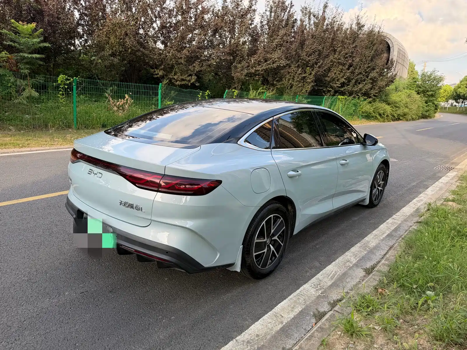 Фото 13 - BYD Qin L