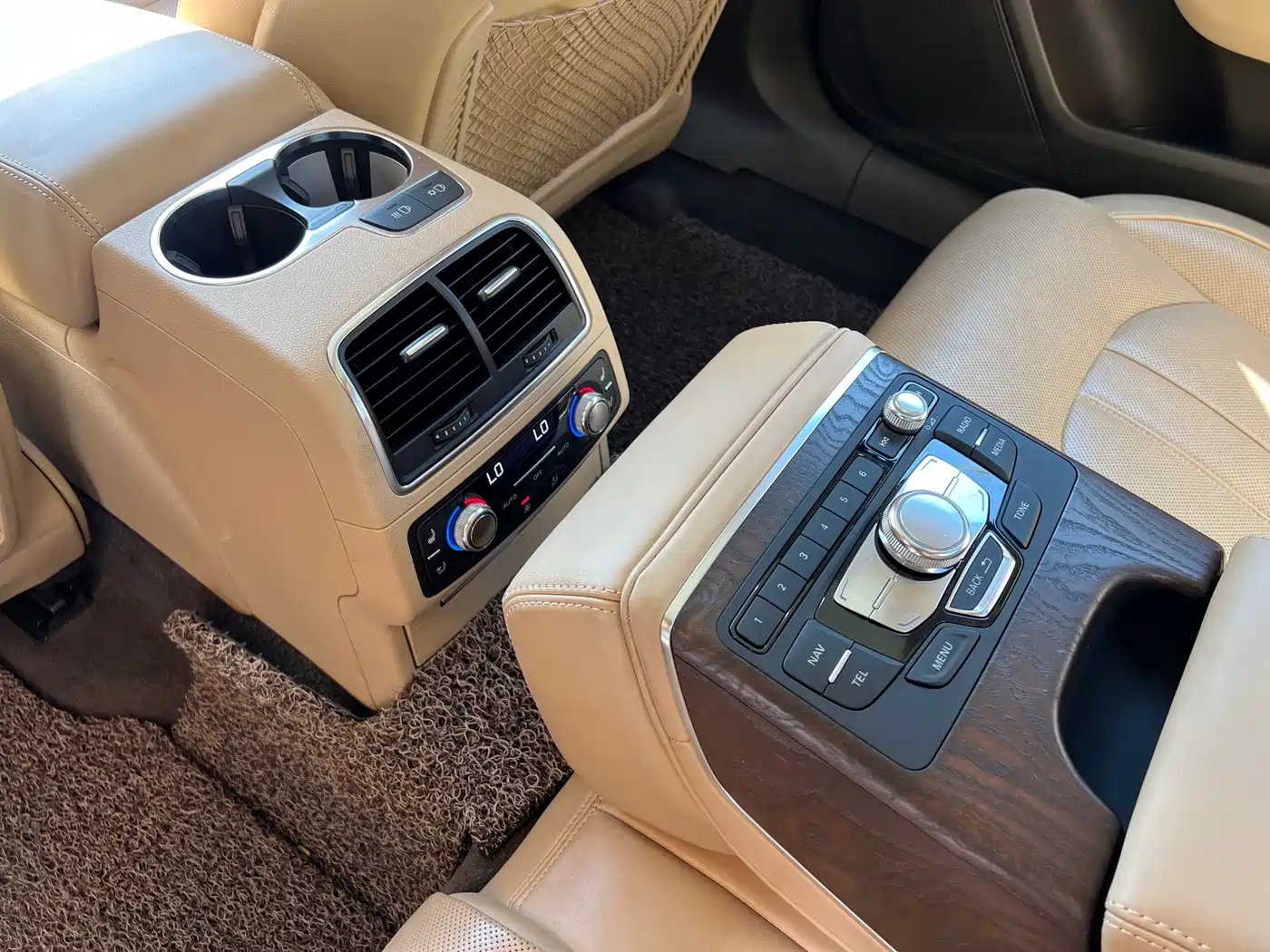 Фото 10 - Audi A6L