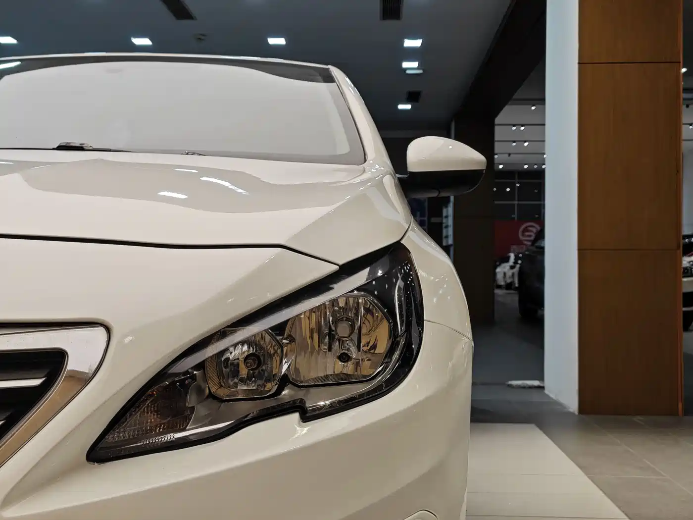 Peugeot 408 2015 Model 1.2T Automatic Luxury Edition фото 2