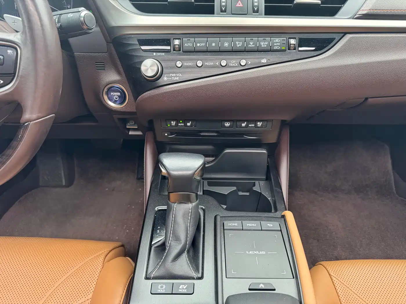 Lexus ES 2021 300h Premium Edition фото 14