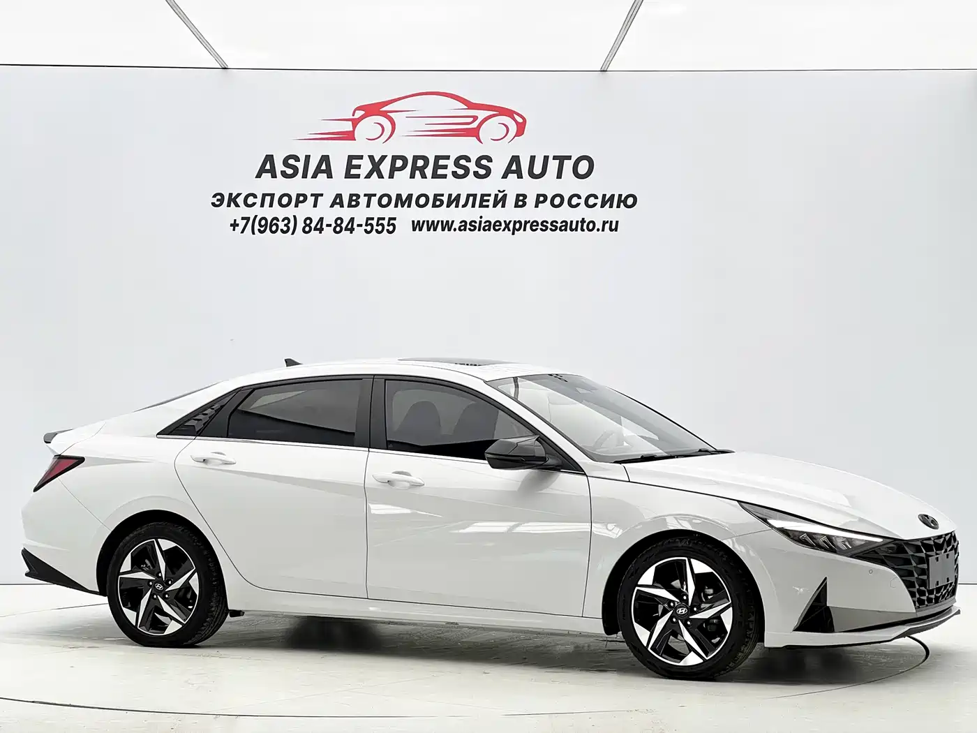 Hyundai Elantra 2021 1.5L CVT LUX Premium Edition фото 3